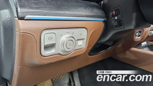 Mercedes-Benz GLE-Class 2024 — Photo 23/38