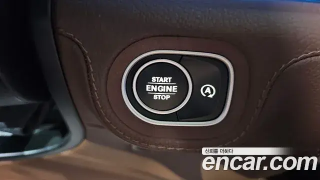 Mercedes-Benz GLE-Class 2024 — Photo 8/38