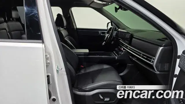 Hyundai Santa Fe 2023 — Photo 23/35