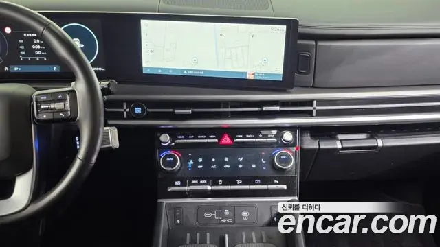 Hyundai Santa Fe 2023 — Photo 13/35