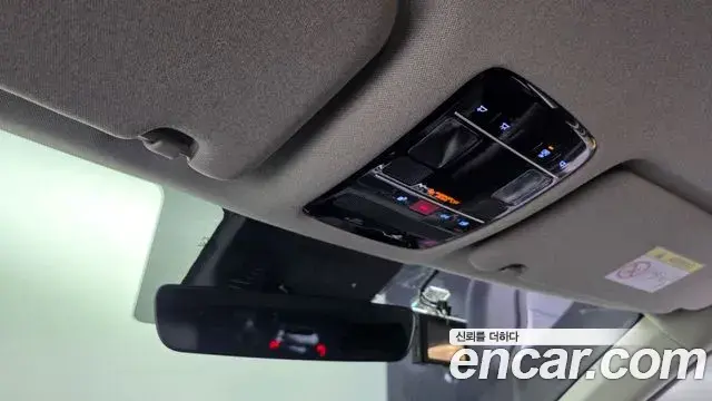 Hyundai Santa Fe 2023 — Photo 17/35
