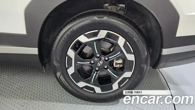 Hyundai Santa Fe 2023 — Photo 19/35
