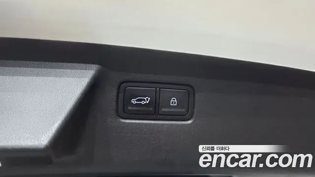 Hyundai Santa Fe 2023 — Photo 6/35