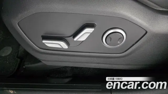 Hyundai Santa Fe 2023 — Photo 27/35