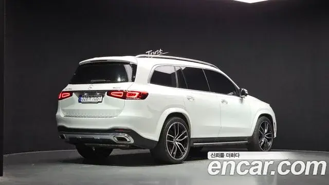 Mercedes-Benz GLS-Class 2023 — Фото 2/20