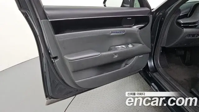 Genesis G90 2022 — ფოტო 24/31