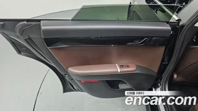 Hyundai Grandeur Hybrid 2023 — Photo 27/30
