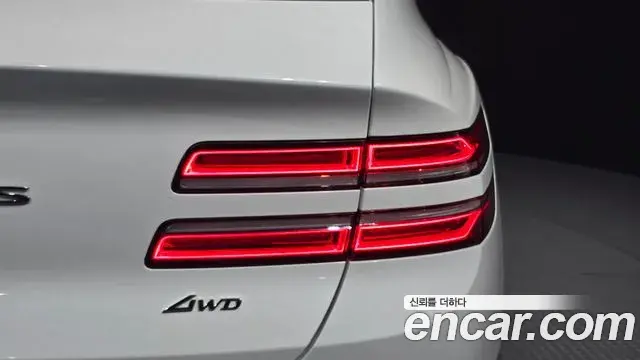 Genesis GV80 2021 — ფოტო 24/32