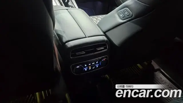 Genesis GV80 2021 — ფოტო 29/32