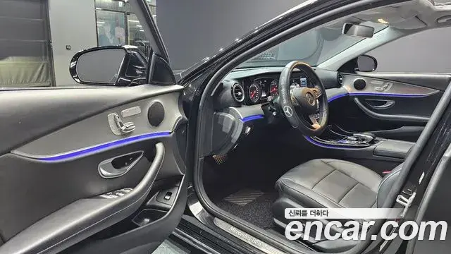 Mercedes-Benz E-Class 2018 — Фото 10/20