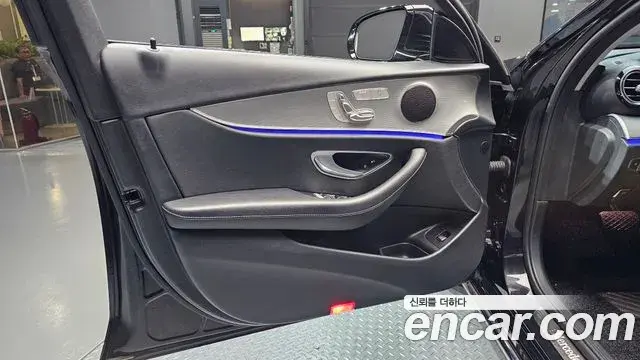 Mercedes-Benz E-Class 2018 — Şəkil 15/32