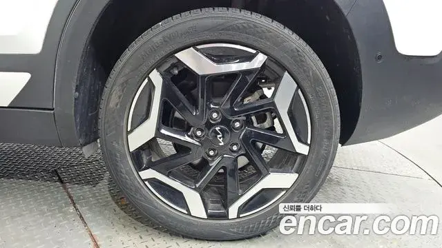 Kia Seltos 2023 — Şəkil 6/34