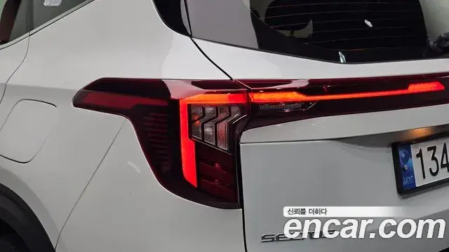 Kia Seltos 2023 — Şəkil 32/34