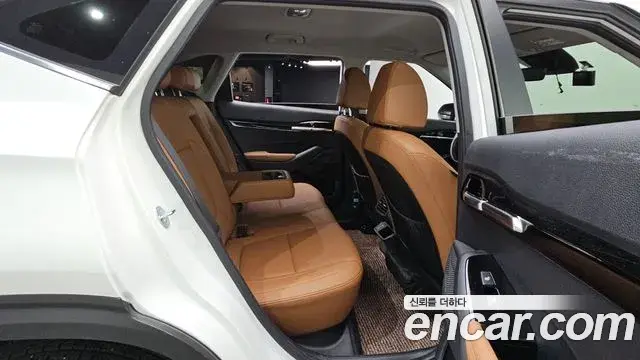 Kia Seltos 2023 — Şəkil 31/34