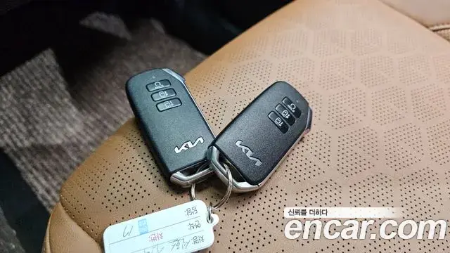 Kia Seltos 2023 — Şəkil 10/34