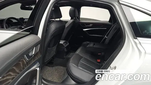 Audi A6 2021 — ფოტო 20/34