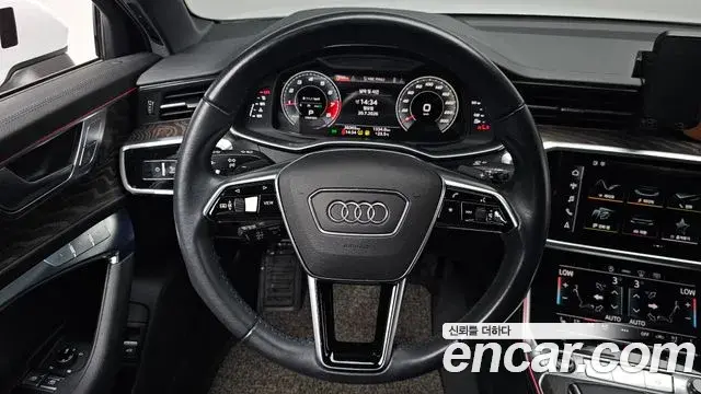 Audi A6 2021 — ფოტო 21/34