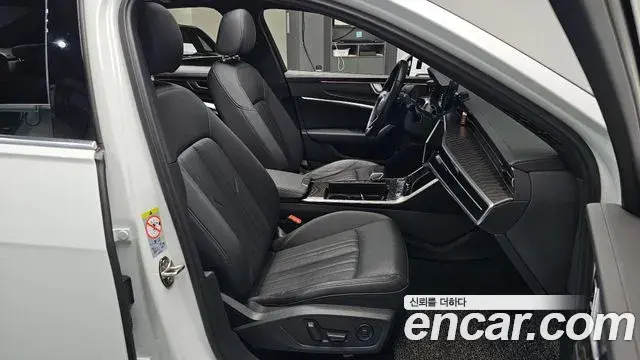 Audi A6 2021 — ფოტო 26/34