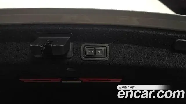 Audi A6 2021 — ფოტო 11/34