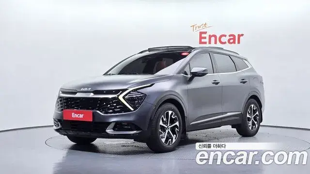 Kia Sportage 2022 — Фото 1/20