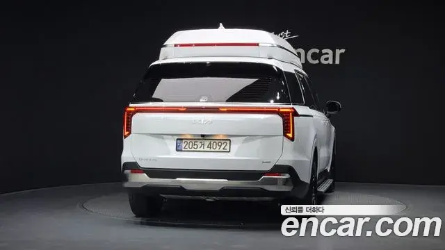 Kia Carnival 2024 — ფოტო 33/36