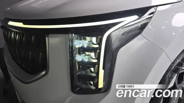Kia Carnival 2024 — ფოტო 17/36