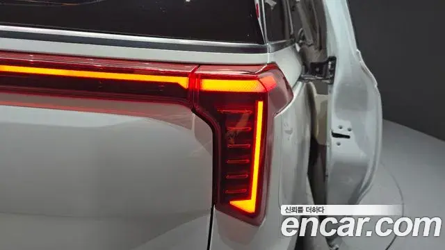 Kia Carnival 2024 — ფოტო 13/36
