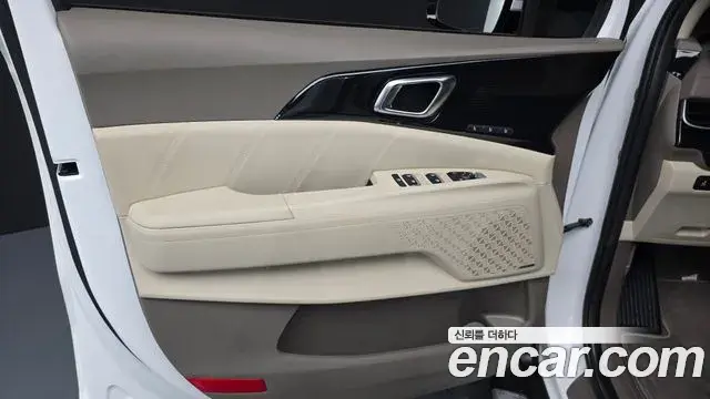 Kia Carnival 2024 — ფოტო 2/36