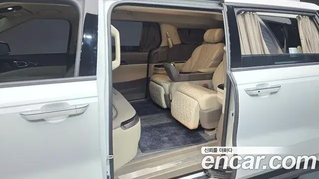 Kia Carnival 2024 — ფოტო 31/36