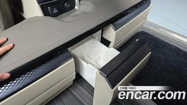 Kia Carnival 2024 — ფოტო 8/36