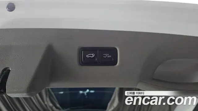 Kia Carnival 2024 — ფოტო 29/36