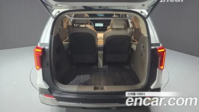 Kia Carnival 2024 — ფოტო 25/36