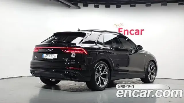 Audi Q7 2023 — Фото 2/20