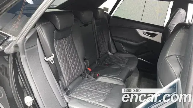 Audi Q7 2023 — Фото 11/20
