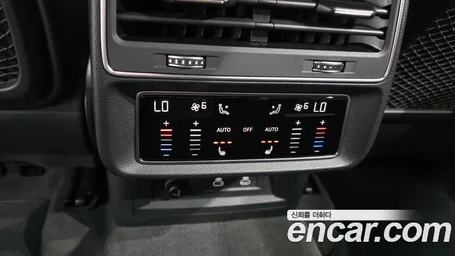 Audi Q7 2023 — Фото 17/20