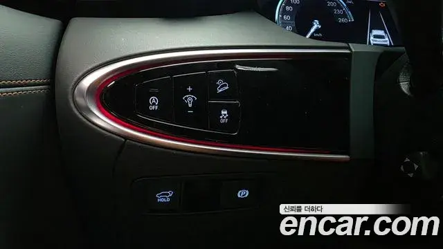Genesis GV70 2021 — Photo 8/36