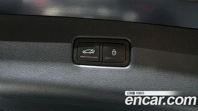 Genesis GV70 2021 — Photo 30/36