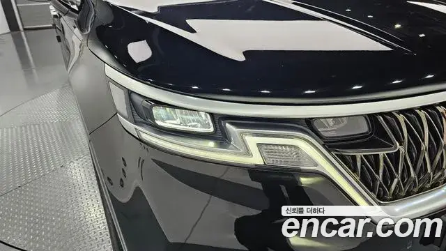 Kia Carnival 2021 — ფოტო 5/31