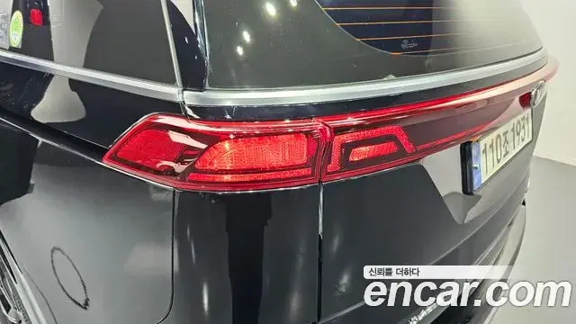 Kia Carnival 2021 — ფოტო 28/31