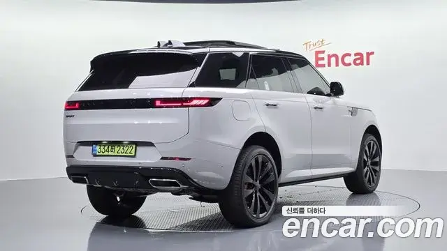 Land Rover Range Rover Sport 2026 — Фото 2/20