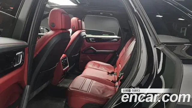 Porsche Cayenne 2020 — ფოტო 19/31