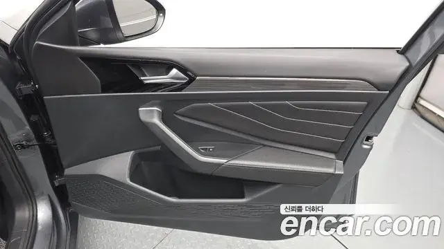 Volkswagen Jetta 2024 — Şəkil 31/33
