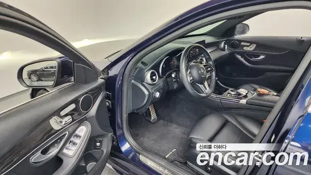 Mercedes-Benz C-Class 2019 — Фото 10/20