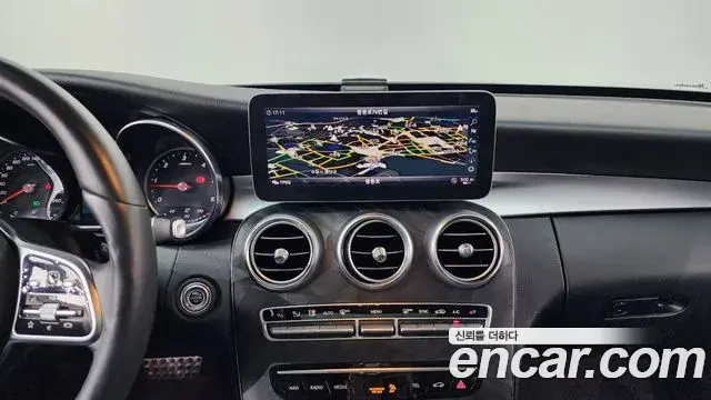 Mercedes-Benz C-Class 2019 — Фото 13/20