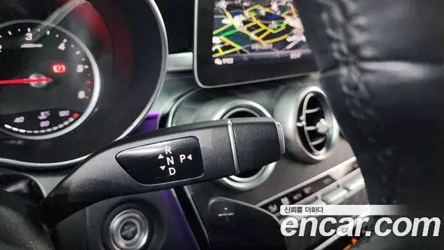 Mercedes-Benz C-Class 2019 — Photo 31/33