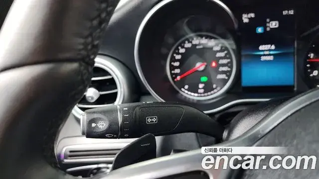 Mercedes-Benz C-Class 2019 — Photo 20/33