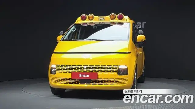 Hyundai Staria 2024 — Photo 21/28