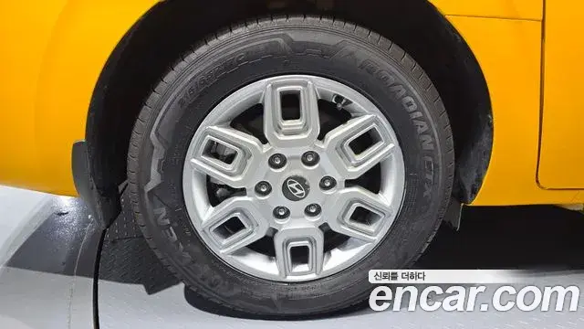 Hyundai Staria 2024 — Photo 12/28