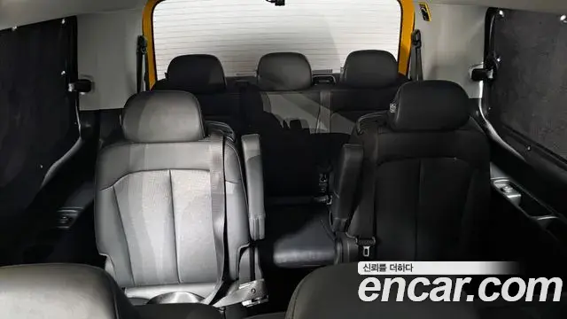 Hyundai Staria 2024 — Photo 11/28