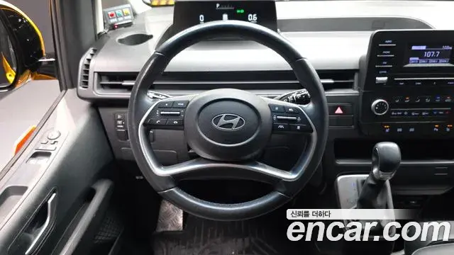 Hyundai Staria 2024 — Photo 18/28